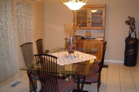 70 Somerset Dr, Brampton, L6Z1C5 | Image 3