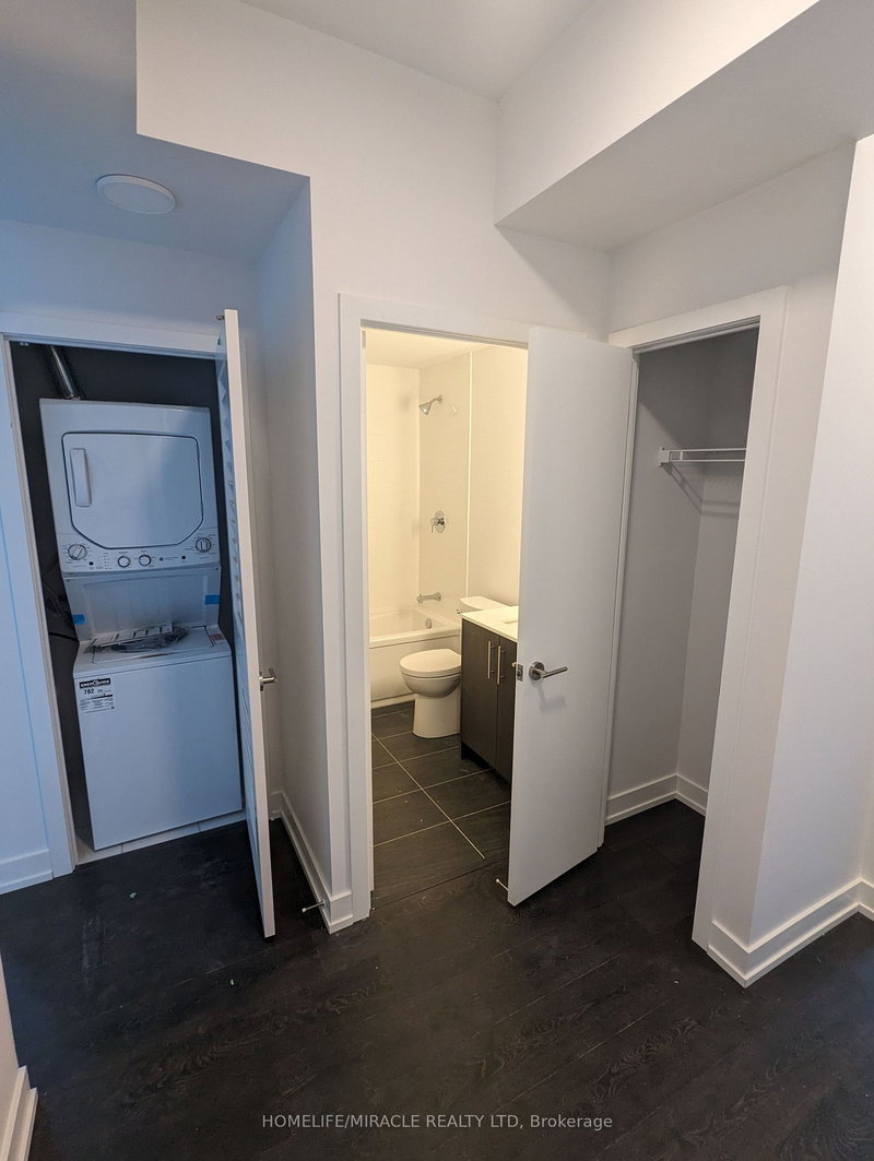 904 - 215 Veterans Dr, Brampton, L7A 5L7 | Image 2