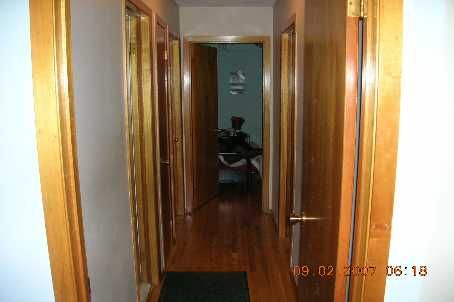 28 Royal Salisbury Way, Brampton, L6V3J6 | Image 3