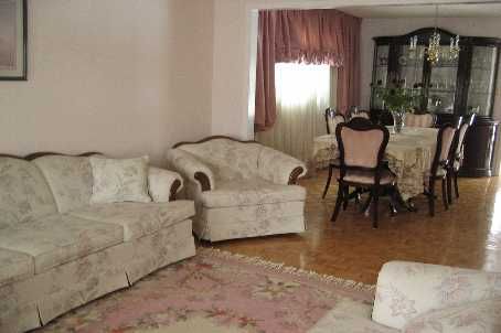 6 Sunforest Dr, Brampton, L6Z2Z2 | Image 3