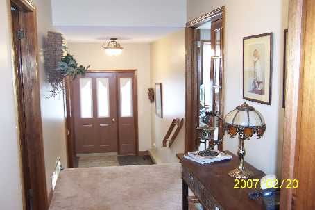 28 Starrview Cres, Mono, L9W3B1 | Image 2