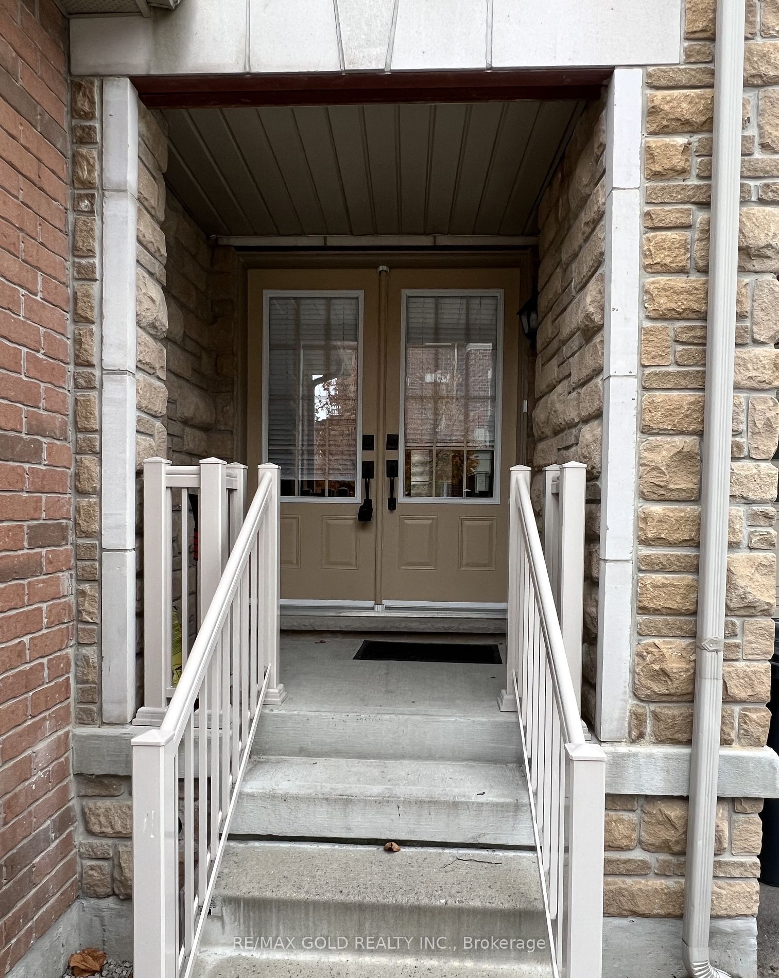 Townhouse leased at 34 Tollgate Street, Brampton, Heart Lake East, L6Z 0H9 - MLS: W10845531