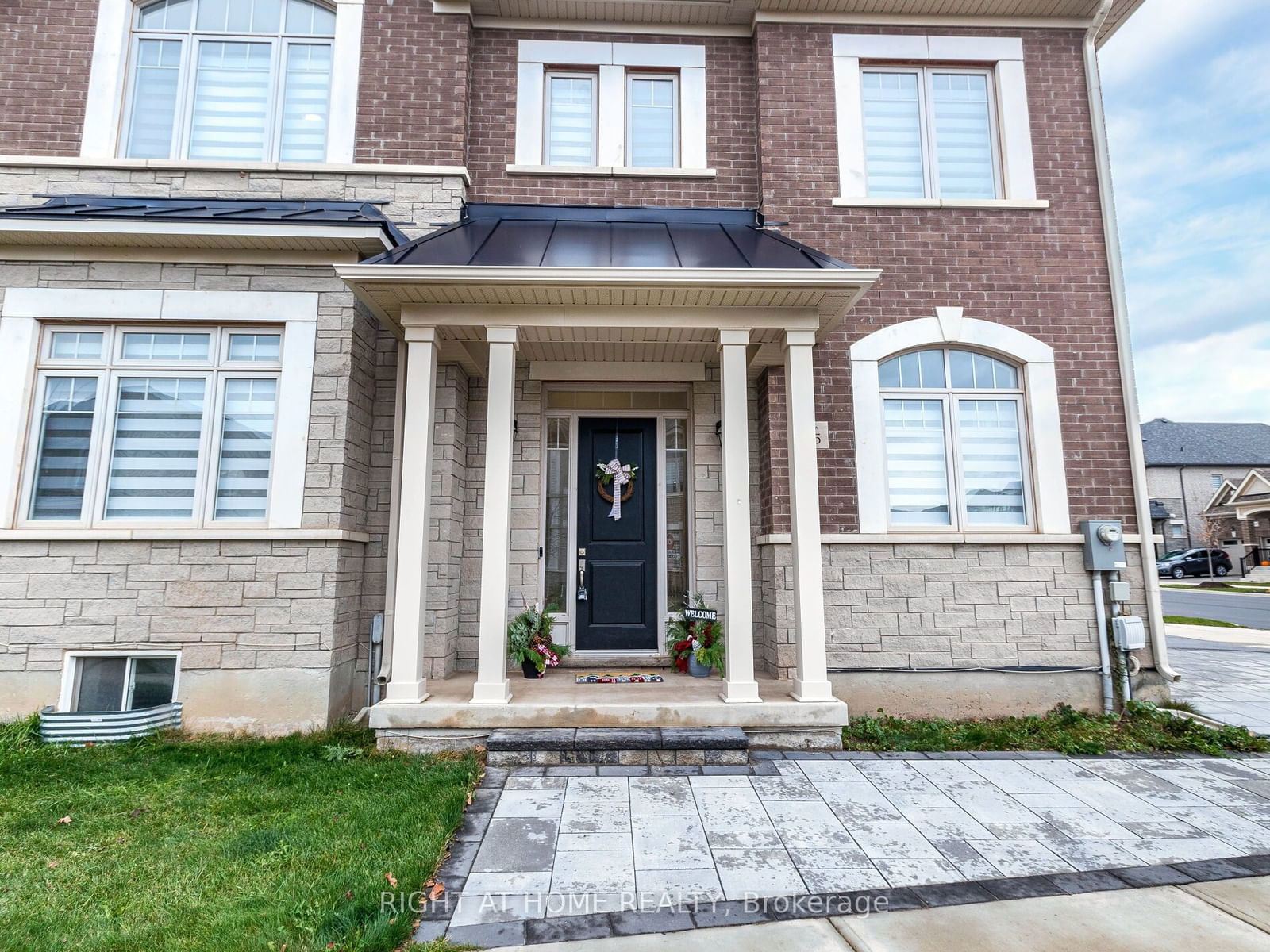 Detached House sold at 95 Viva Gdns, Oakville, Rural Oakville, L6H 0Z2 - MLS: W10854819