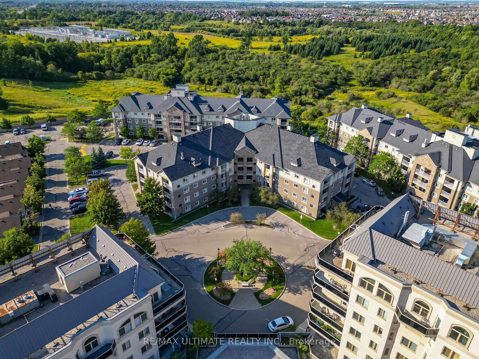 Building at 4 Dayspring Circle, Brampton, Goreway Drive Corridor