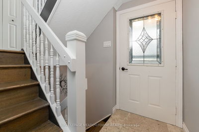 4 Lynden Circ, Halton Hills - Georgetown image-0-2