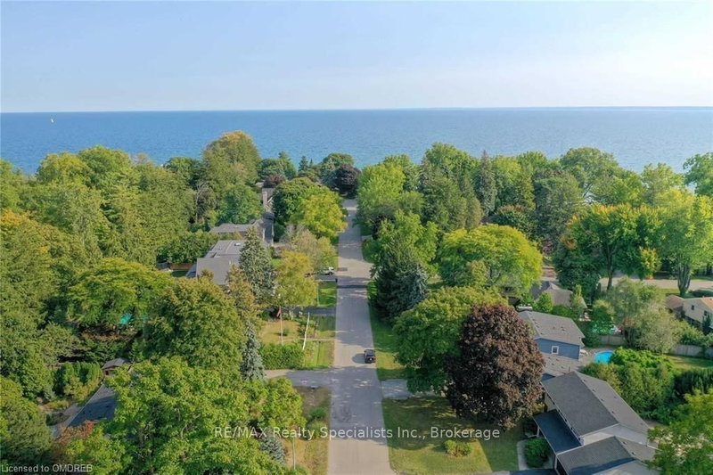 145 WOLFDALE Ave, Oakville, L6L 4R9 | Image 2