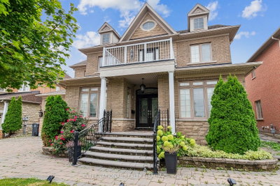8 Redwillow Road W — photo 2