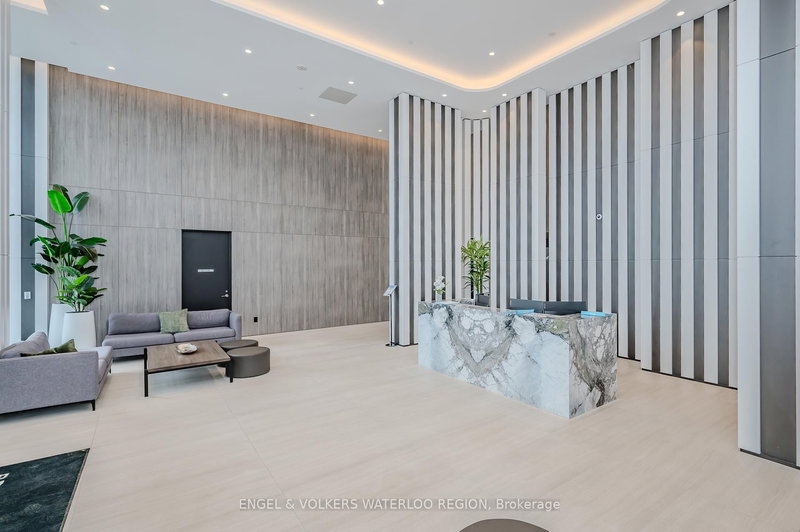 TH104 - 220 Missinnihe Way, Mississauga, L5H 0A9 | Image 2