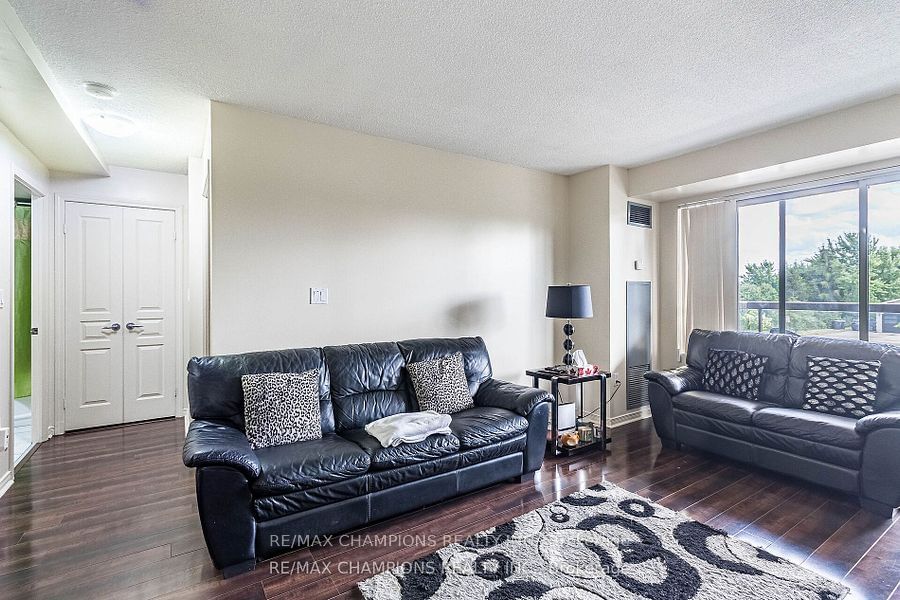 Condo sold at 216-300 Ray Lawson Boulevard, Brampton, Fletcher's Creek South, L6Y 5H5 - MLS: W10931777