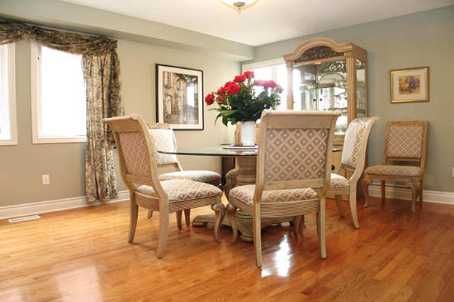 489 Ravineview Way, Oakville, L6H6S8 | Image 2