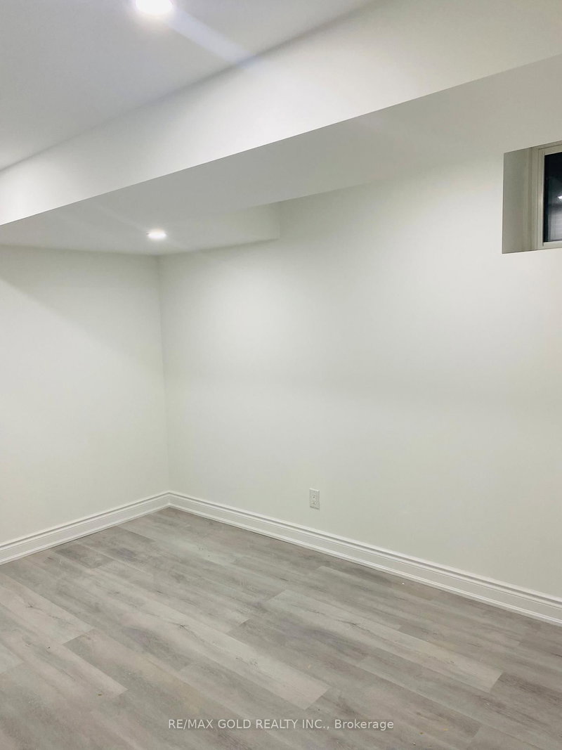 BSMT - 9 Sugar Pearl Rd, Brampton, L6Z 0K5 | Image 3