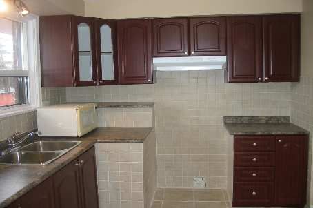 34 Ashwood Cres, Brampton, L6T1M2 | Image 2