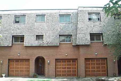 Townhouse sold at 98 Darras Court, Brampton, Ontario, L6T1W7 - Southgate - MLS: W1113106