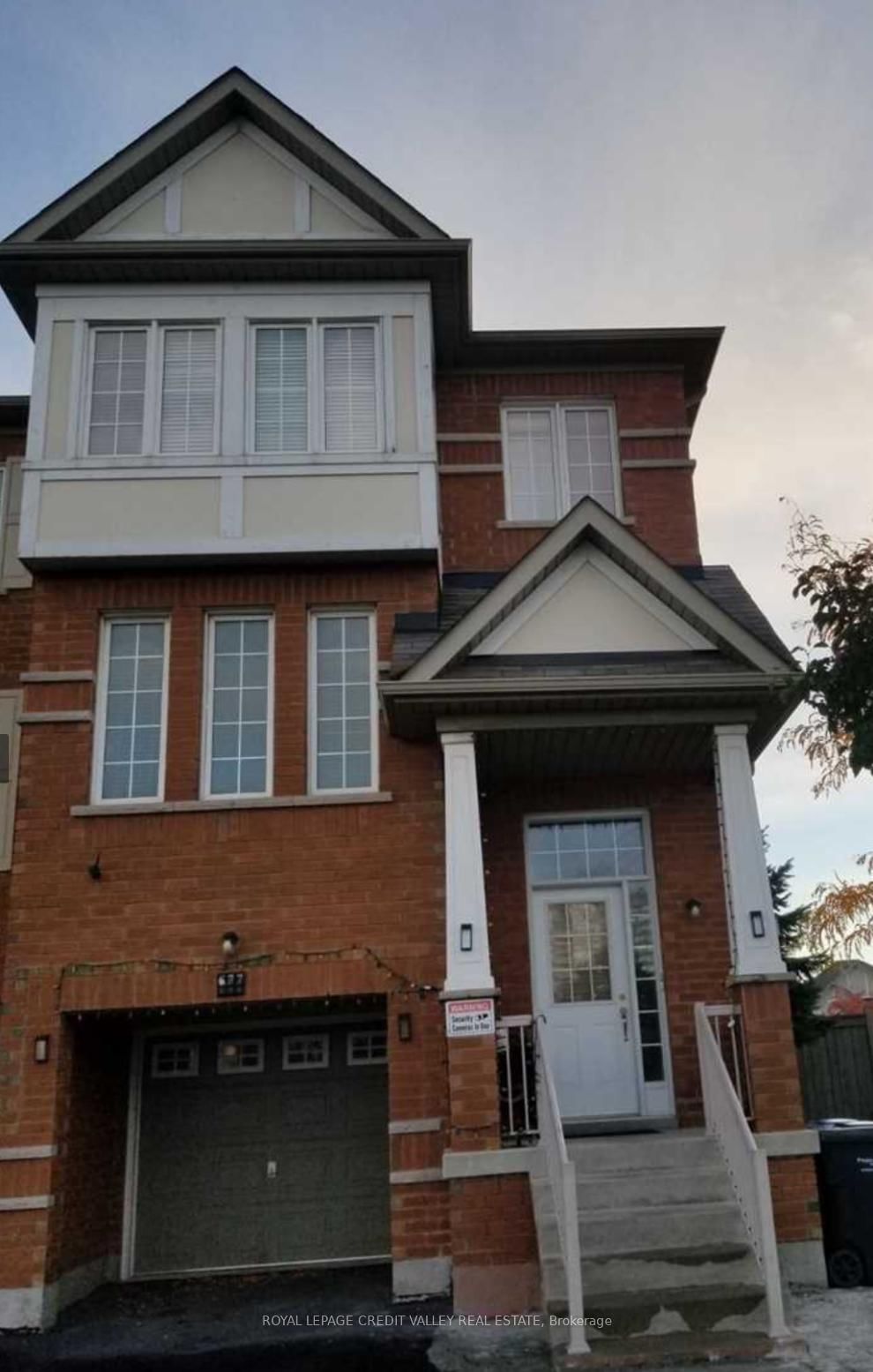 Townhouse leased at Bsmt-677 Courtney Valley Road, Mississauga, East Credit, L5V 0C4 - MLS: W11142484