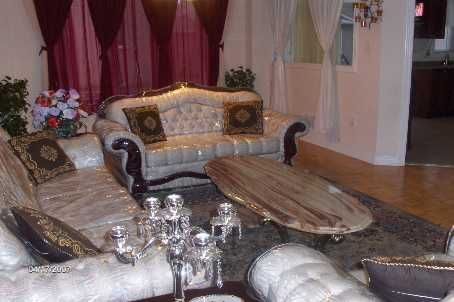 6 Prima Vista Crt, Brampton, L7A3W8 | Image 2