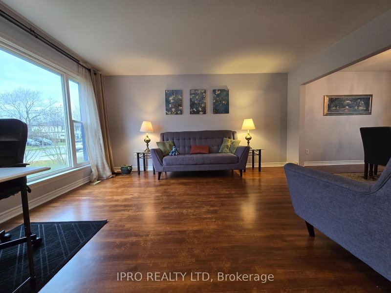 95 Willowridge Rd, Toronto, M9R 3Z5 | Image 2