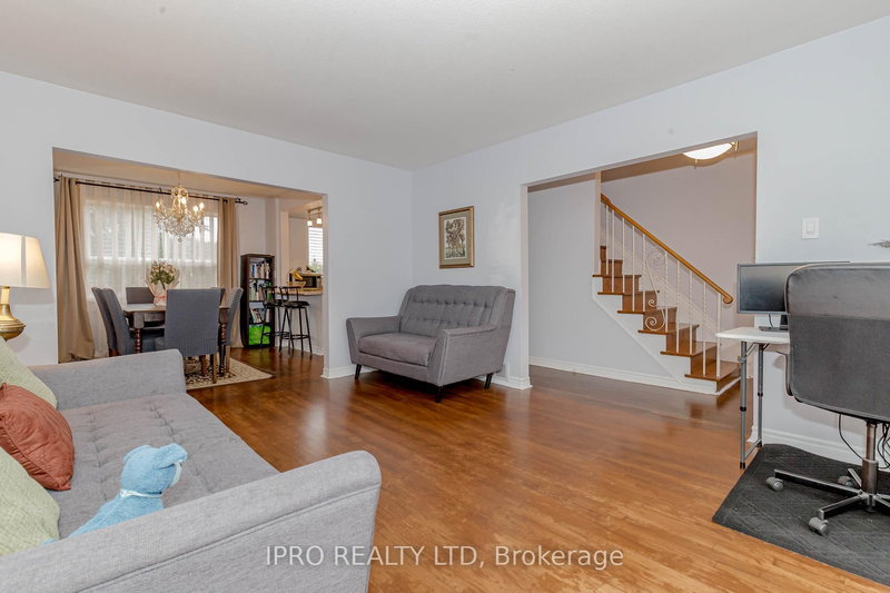 95 Willowridge Rd, Toronto, M9R 3Z5 | Image 3