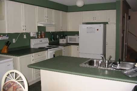 28 Cedarvalley Blvd, Brampton, L7A2C2 | Image 2