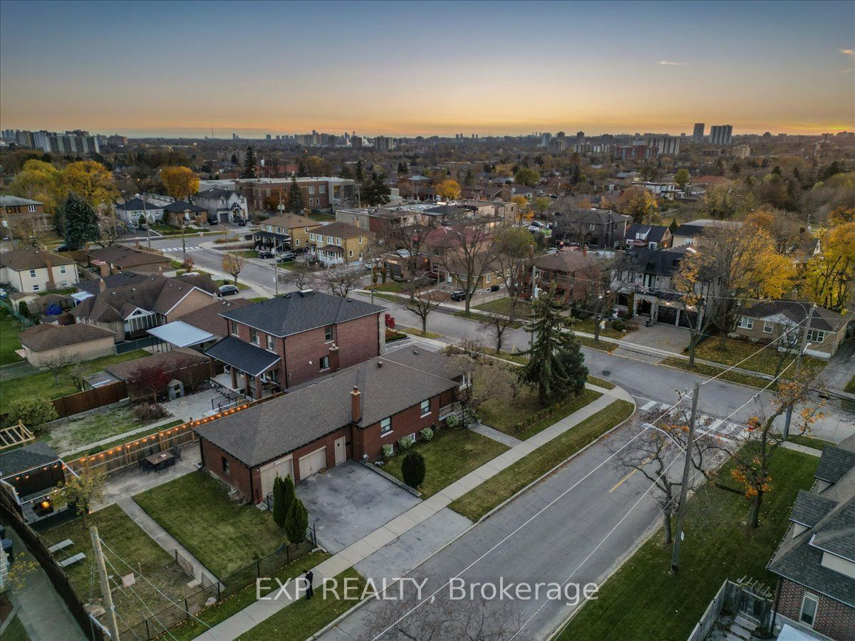 Building in 95 Grovedale Avenue