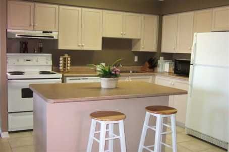 506 - 32 Tannery St, Mississauga, L5M6T6 | Image 2