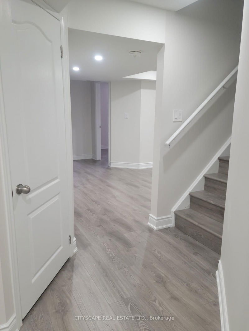 home for lease on 13 Leadenhill Road E
