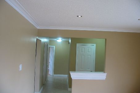 34 Ashwood Cres, Brampton, L6T1M2 | Image 3