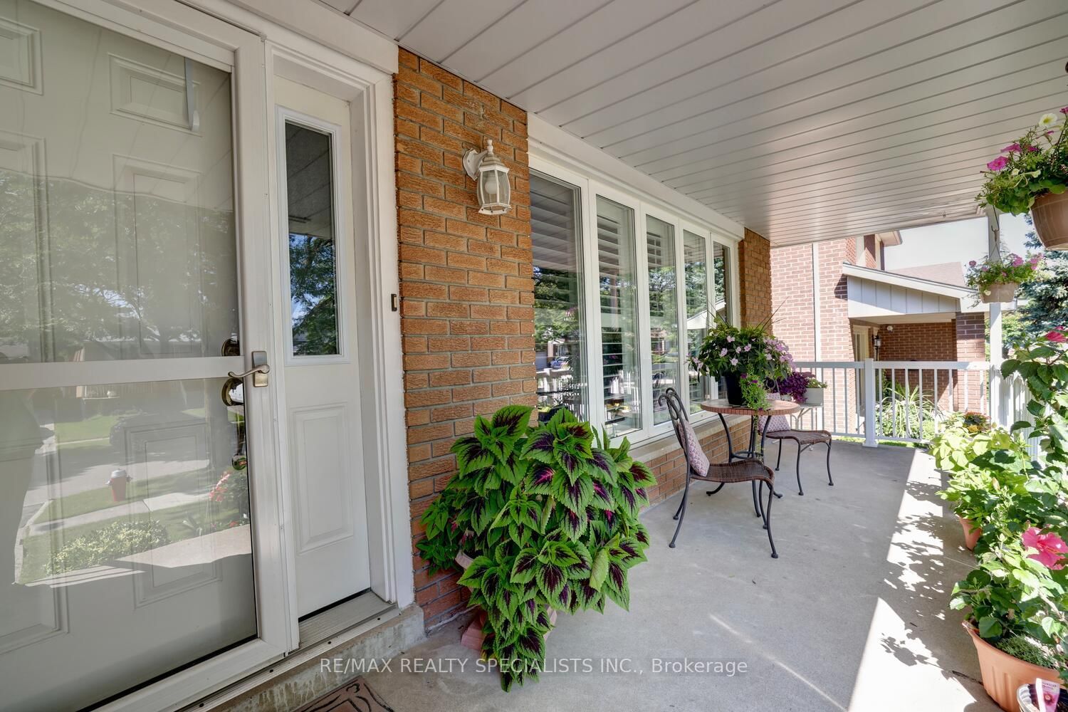 Listing Image 4