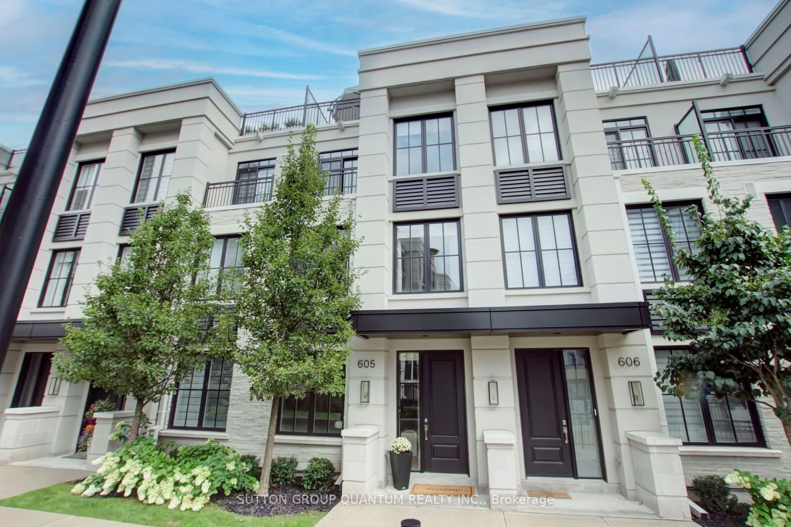 Townhouse leased at 605-1190 Cawthra Road, Mississauga, Mineola, L5G 0A5 - MLS: W11439925