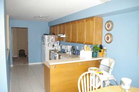 35 Prince Cres, Brampton, L7A2C8 | Image 3