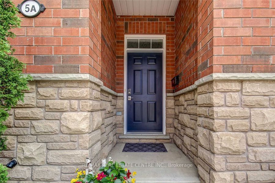 Townhouse for lease at 5 A James Street, Halton Hills, Georgetown, L7G 2E2 - MLS: W11519791