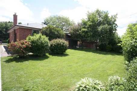 34 Cumberland Dr, Brampton, L6V1W6 | Image 2