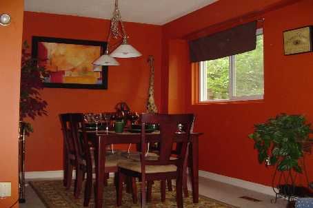 116 - 1538 Lancaster Dr, Oakville, L6H2Z3 | Image 2