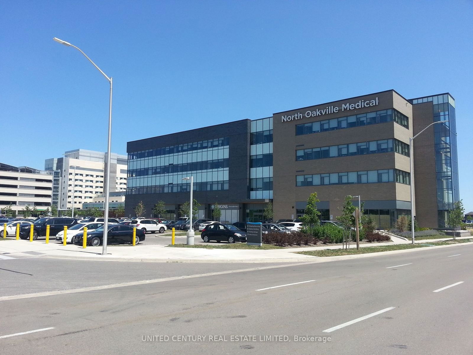 Building at 3075 Hospital Gate, Oakville, West Oak Trails