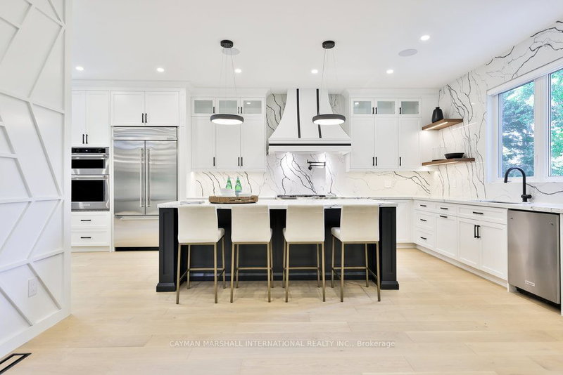 1438 Garnet Ave, Mississauga, L5G 4C6 | Image 2