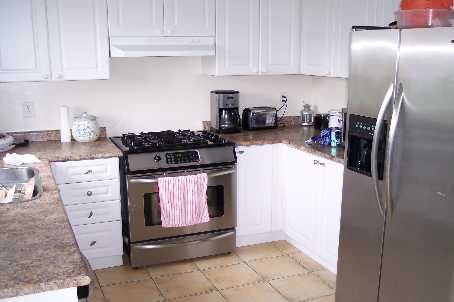 6 Corvette Crt, Brampton, L7A2H7 | Image 3