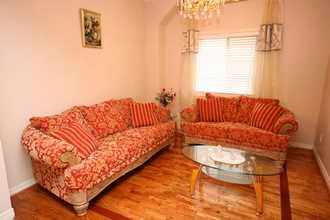 2433 Valley Heights Cres, Oakville, L6H6X3 | Image 2