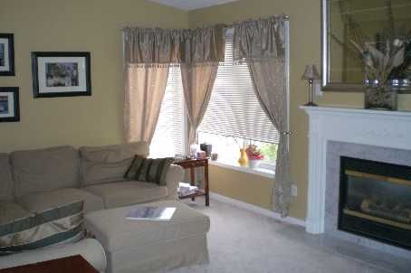 814 Golden Farmer Way, Mississauga, L5W1A8 | Image 3