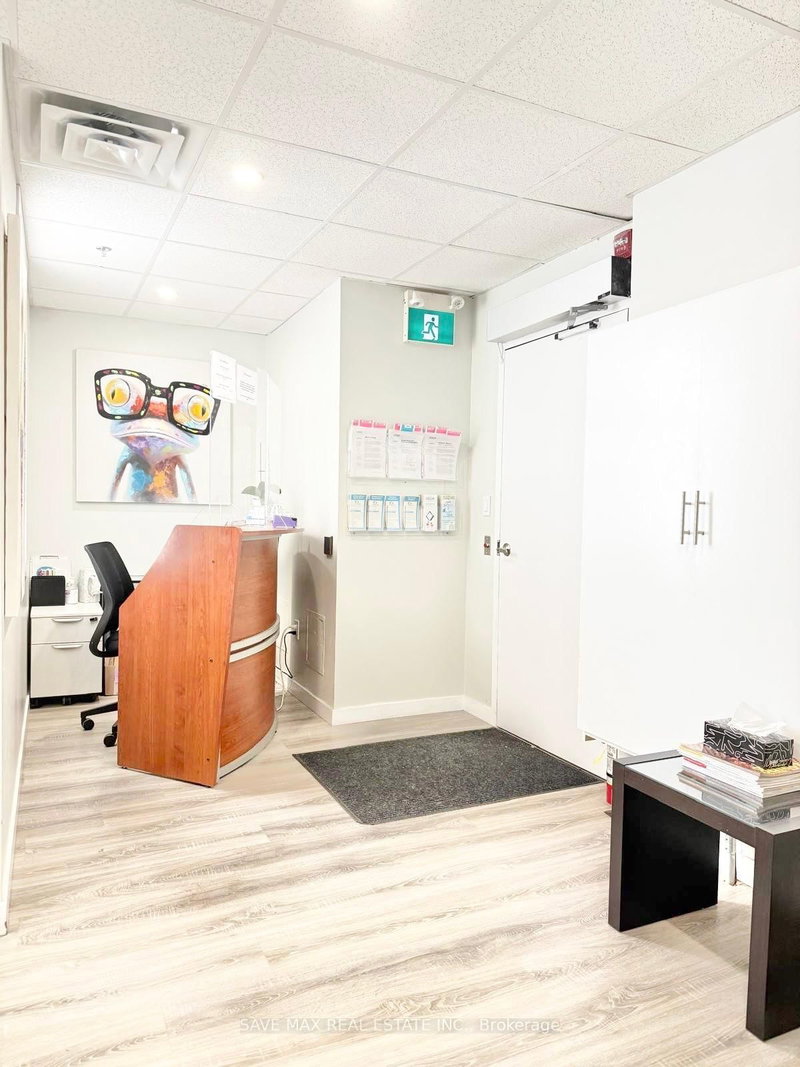 201 - 251 Guelph St, Halton Hills, L7G 4B1 | Image 3