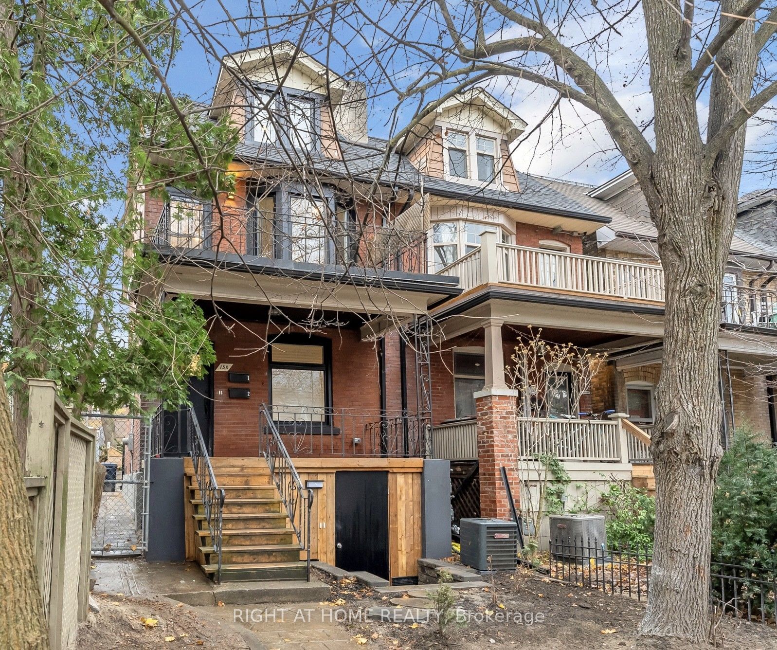 Building at 158 Indian Grve, Toronto, High Park North