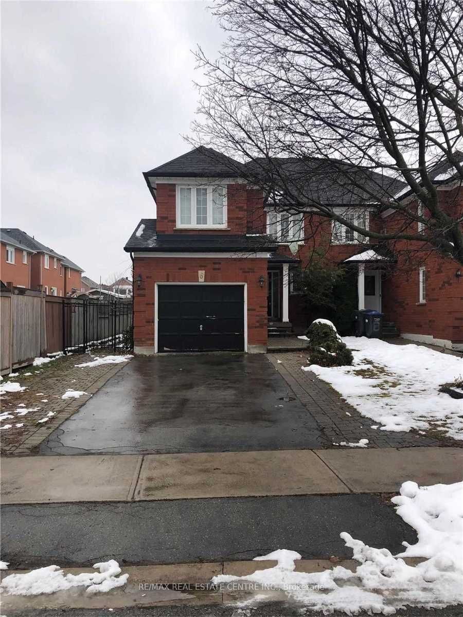 Semi-Detached House for lease at Basment-6 Palmolive Street, Brampton, Sandringham-Wellington, L6R 1P4 - MLS: W11822568