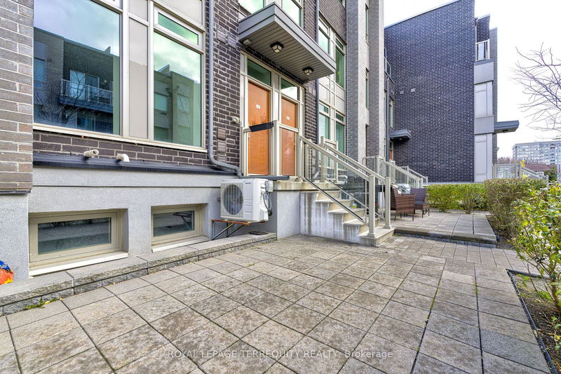 home for sale on 116-11 Applewood Lane