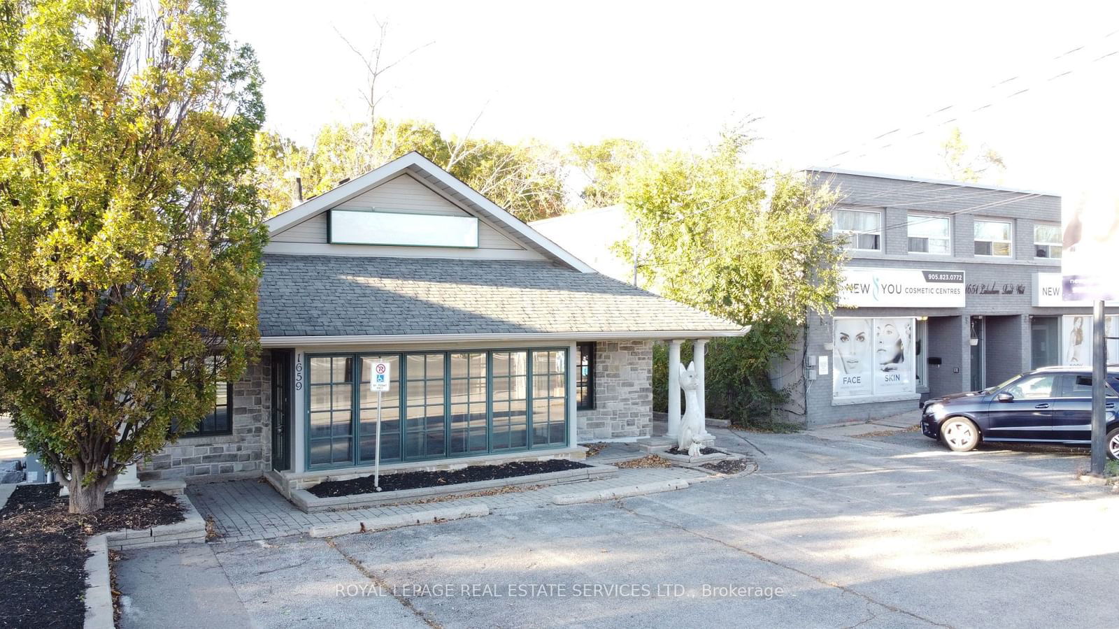 Building in 1659 Lakeshore Road