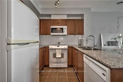 Unit 603 — 3504 Hurontario St, Mississauga - Fairview image-0-2