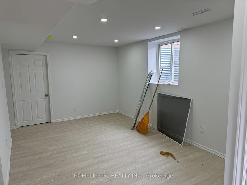 51 Jack Rabbit Cres, Brampton, L6R 2E4 | Image 2