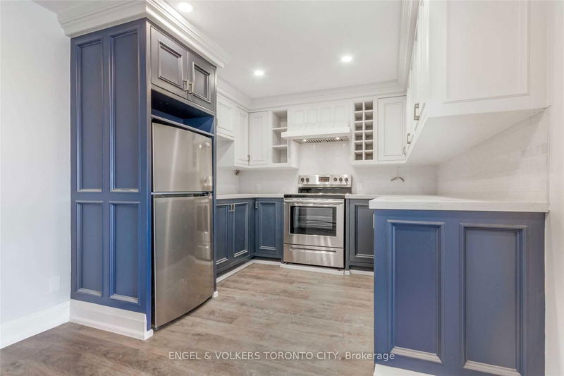 home for lease on 2263 Dundas Street W