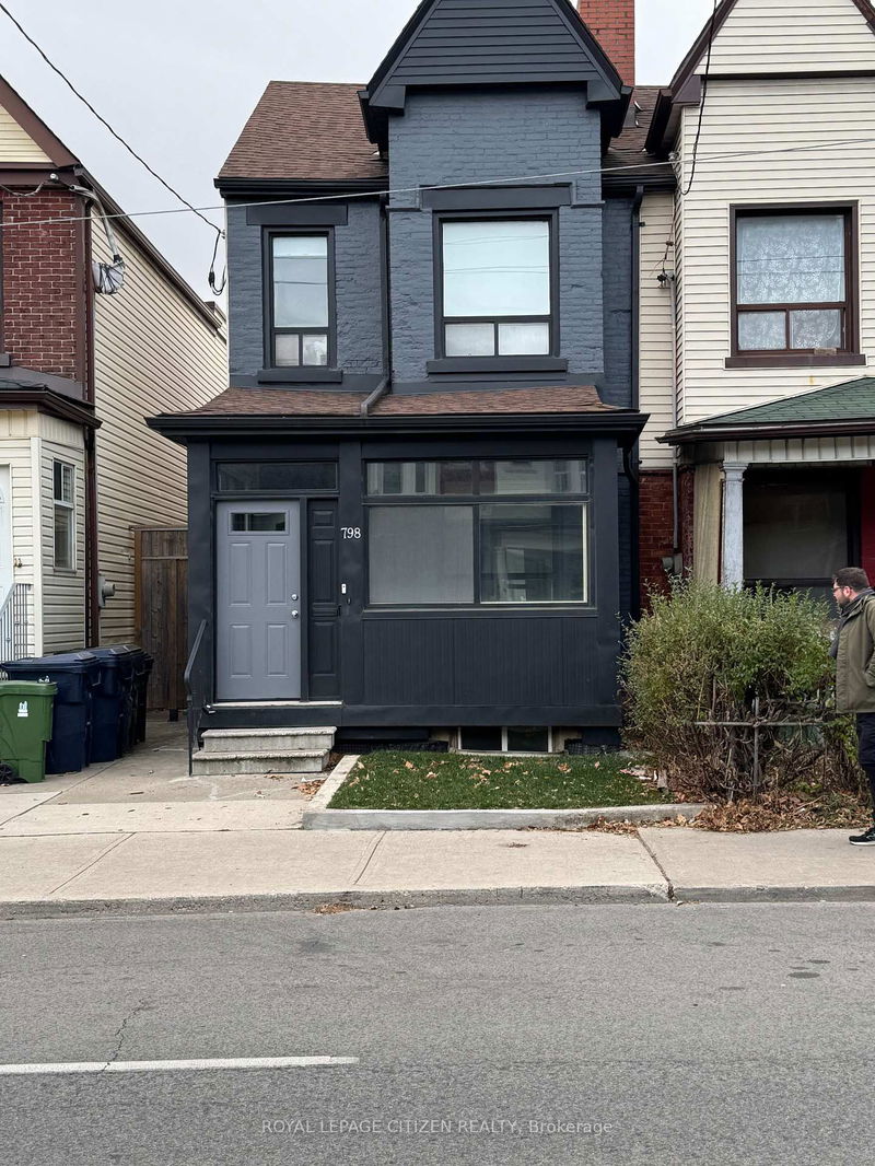 home for lease on 798 Ossington Avenue