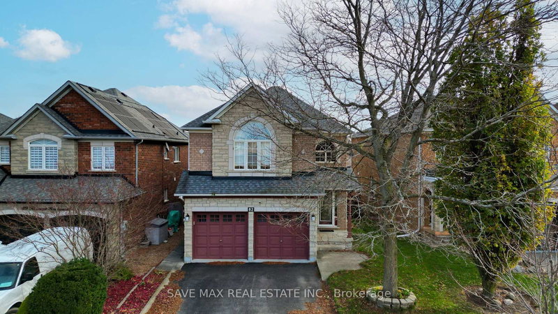 82 Belmont Blvd, Halton Hills, L7G 6E7 | Image 2