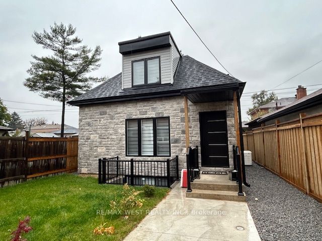 Building at 18 Thurodale Avenue, Toronto, Brookhaven-Amesbury