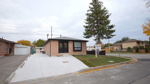 2 Betteridge Lane W