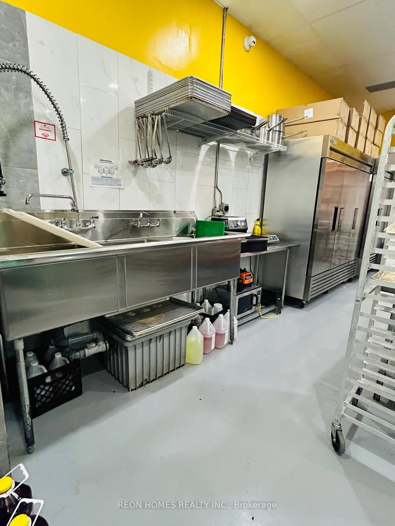 7B - 27 Ruth Ave, Brampton, L6Z 4R2 | Image 2